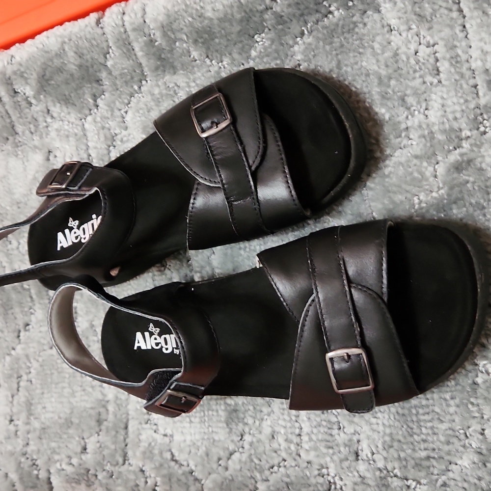 Alegria Womens Black Buckle Sandals Nwot